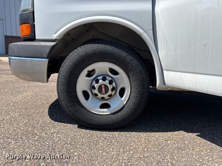 image for item EA4738 2015 GMC Savana van
