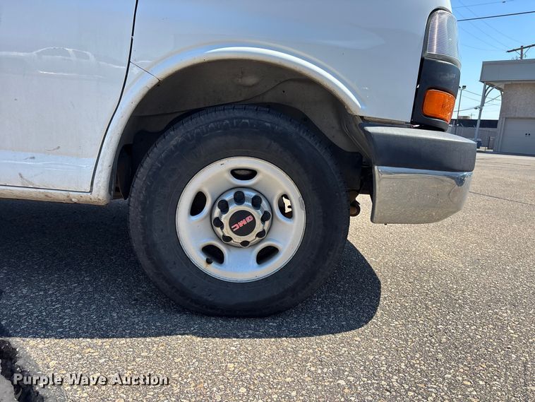 image for item EA4738 2015 GMC Savana van