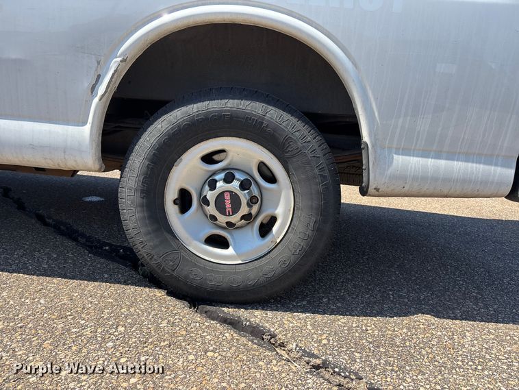 image for item EA4738 2015 GMC Savana van