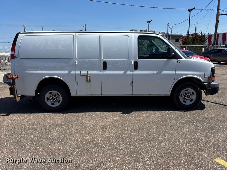 image for item EA4739 2015 GMC Savana van