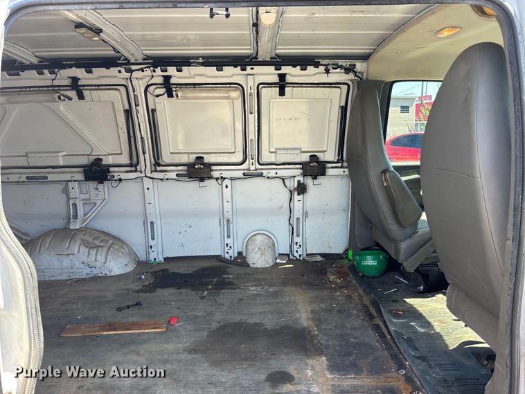 image for item EA4739 2015 GMC Savana van