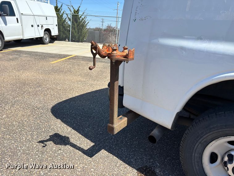 image for item EA4739 2015 GMC Savana van