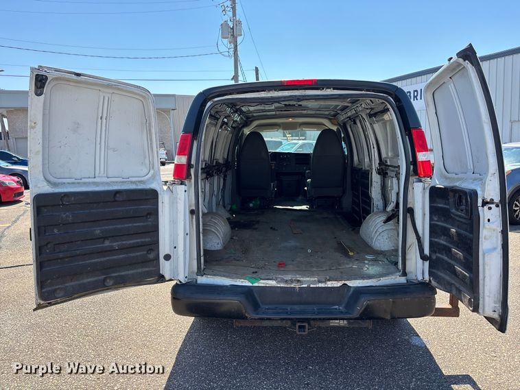 image for item EA4739 2015 GMC Savana van