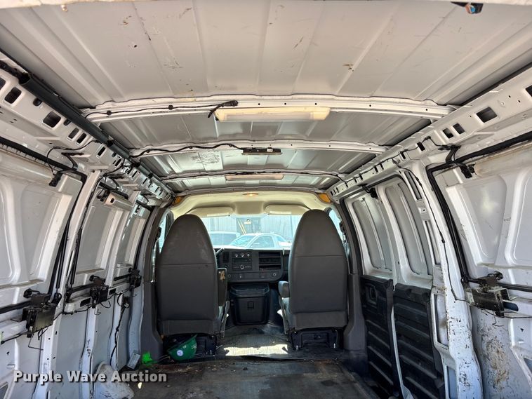 image for item EA4739 2015 GMC Savana van