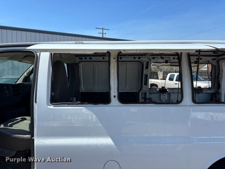 image for item EA4739 2015 GMC Savana van
