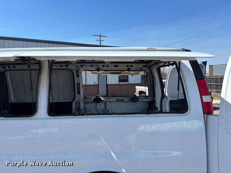 image for item EA4739 2015 GMC Savana van