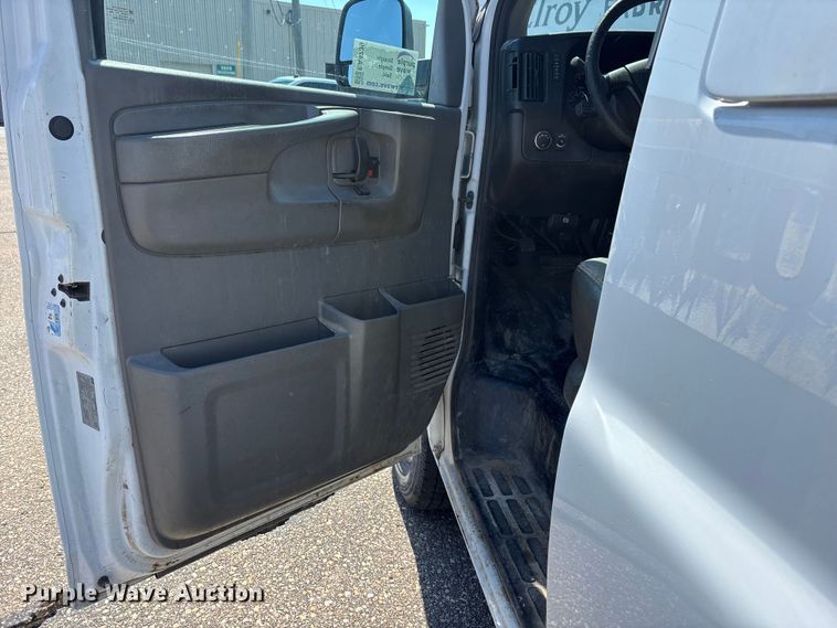 image for item EA4739 2015 GMC Savana van