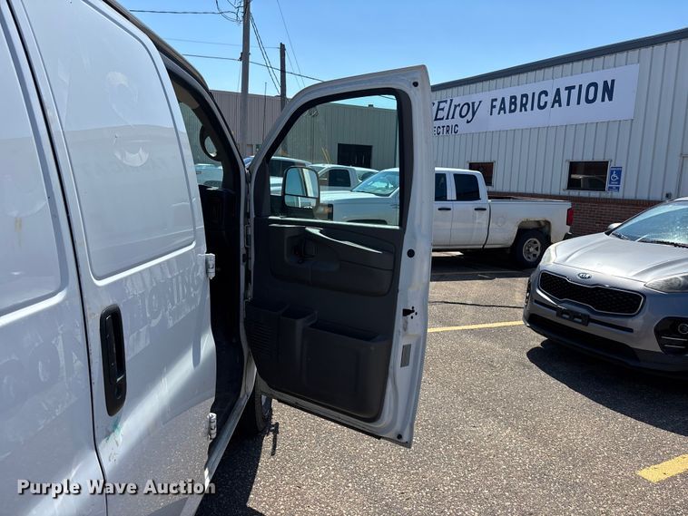 image for item EA4739 2015 GMC Savana van