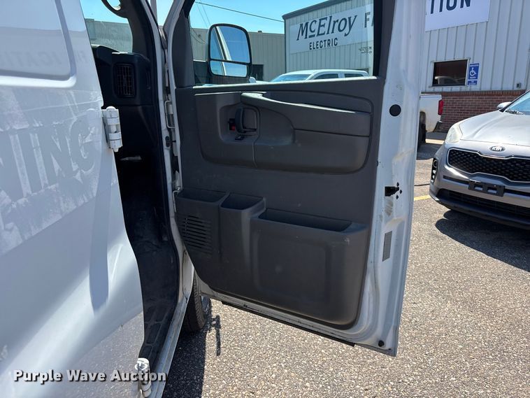 image for item EA4739 2015 GMC Savana van