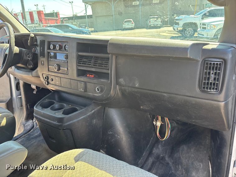 image for item EA4739 2015 GMC Savana van