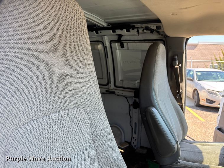 image for item EA4739 2015 GMC Savana van