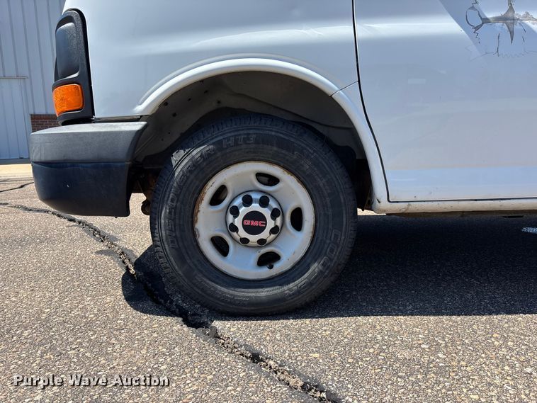 image for item EA4739 2015 GMC Savana van