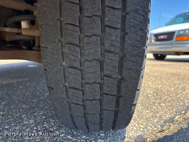 image for item EA4739 2015 GMC Savana van