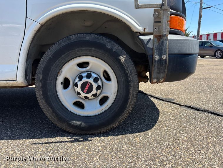 image for item EA4739 2015 GMC Savana van