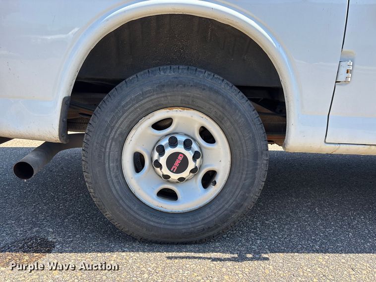 image for item EA4739 2015 GMC Savana van