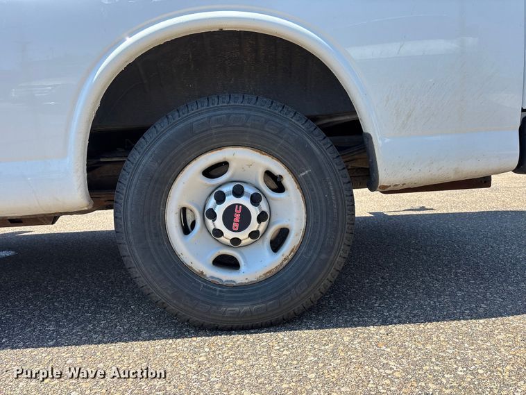 image for item EA4739 2015 GMC Savana van