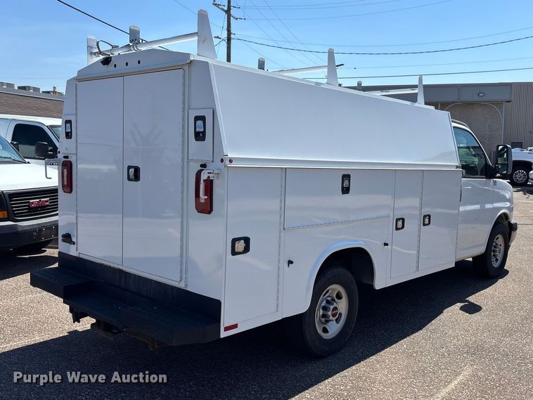 image for item EA4740 2019 GMC Savana utility van
