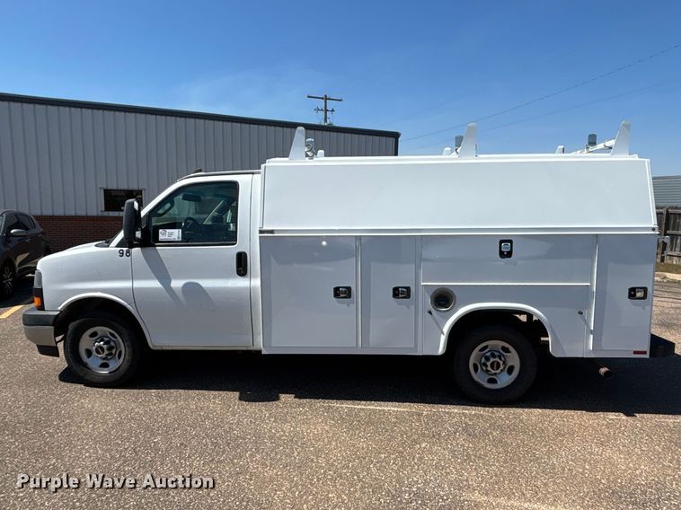 image for item EA4740 2019 GMC Savana utility van