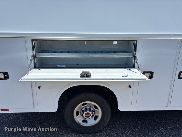image for item EA4740 2019 GMC Savana utility van