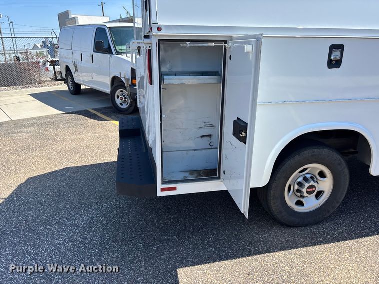 image for item EA4740 2019 GMC Savana utility van