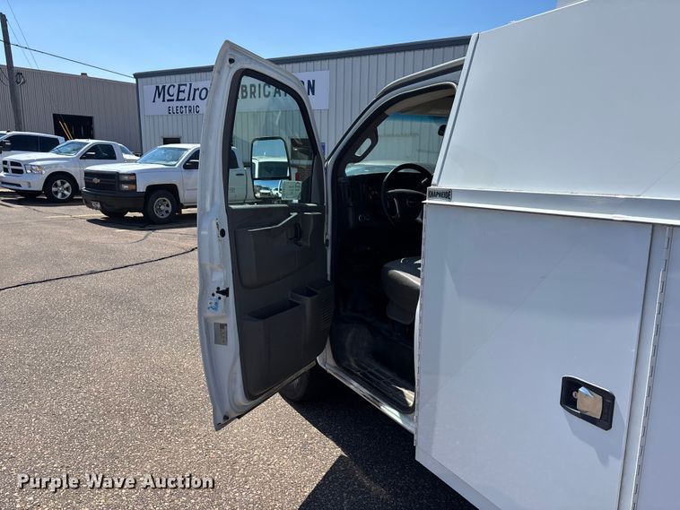 image for item EA4740 2019 GMC Savana utility van