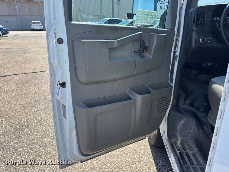 image for item EA4740 2019 GMC Savana utility van