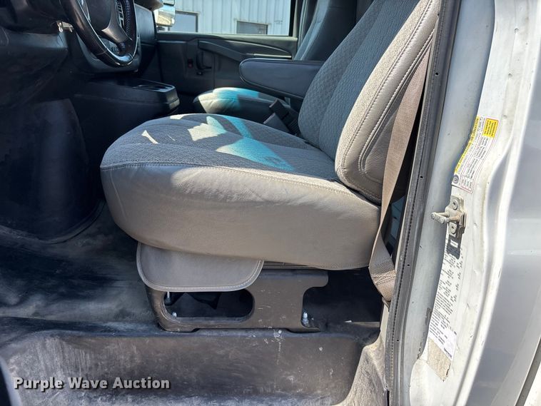 image for item EA4740 2019 GMC Savana utility van