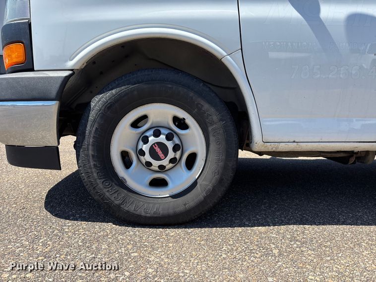 image for item EA4740 2019 GMC Savana utility van
