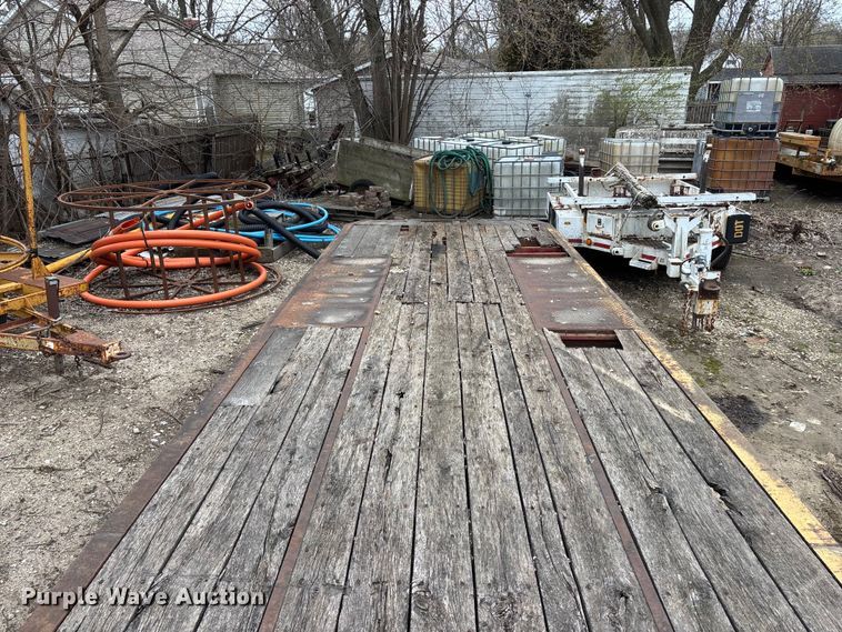 image for item EA4748 1987 Trail-EZE tilt deck equipment trailer