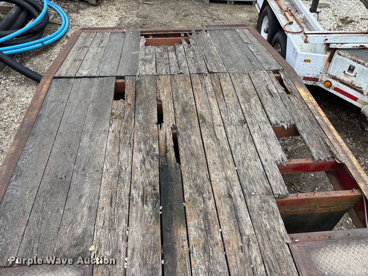 image for item EA4748 1987 Trail-EZE tilt deck equipment trailer