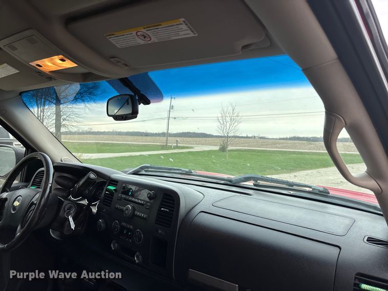 image for item EA4749 2007 Chevrolet Silverado 2500HD LT Crew Cab pickup truck