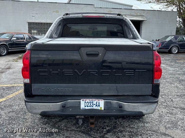 image for item EA4802 2004 Chevrolet Avalanche 