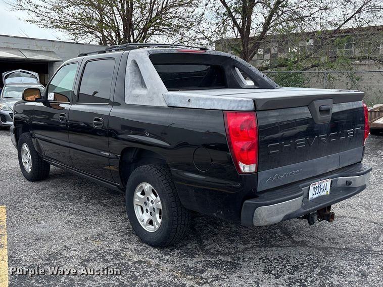 image for item EA4802 2004 Chevrolet Avalanche 