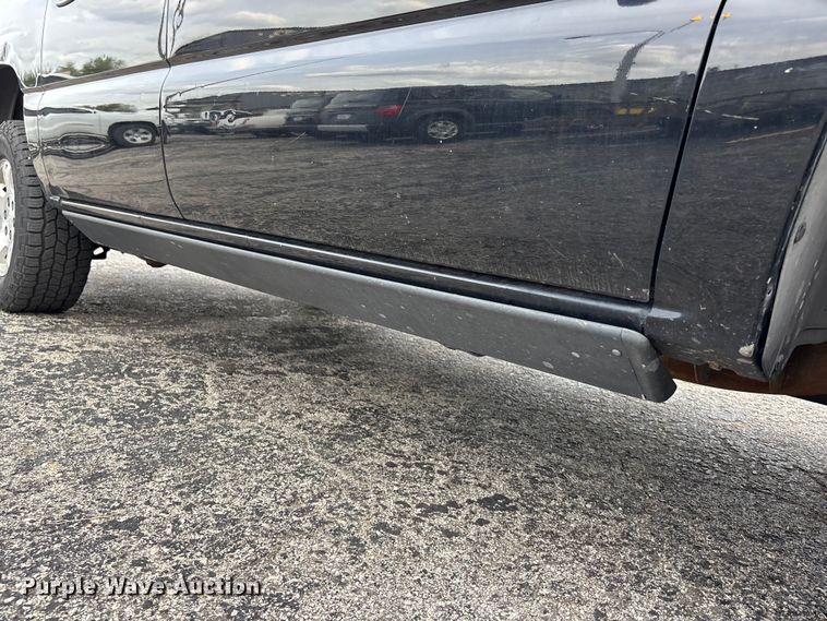 image for item EA4802 2004 Chevrolet Avalanche 