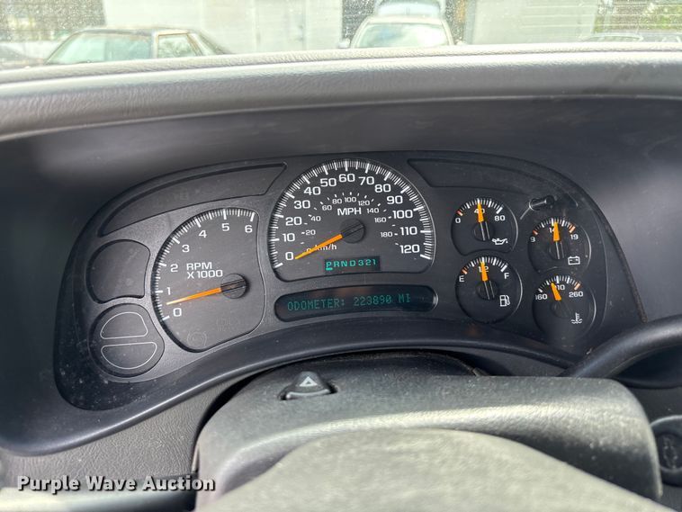 image for item EA4802 2004 Chevrolet Avalanche 