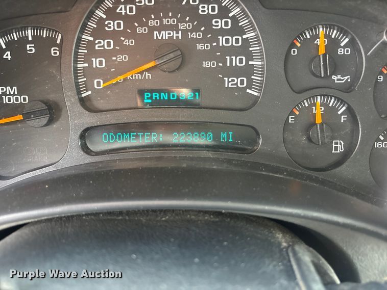 image for item EA4802 2004 Chevrolet Avalanche 