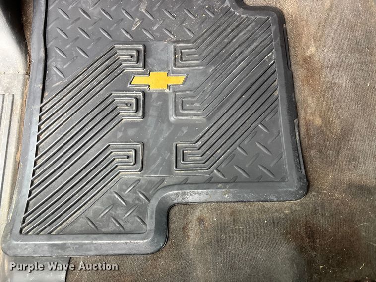 image for item EA4802 2004 Chevrolet Avalanche 