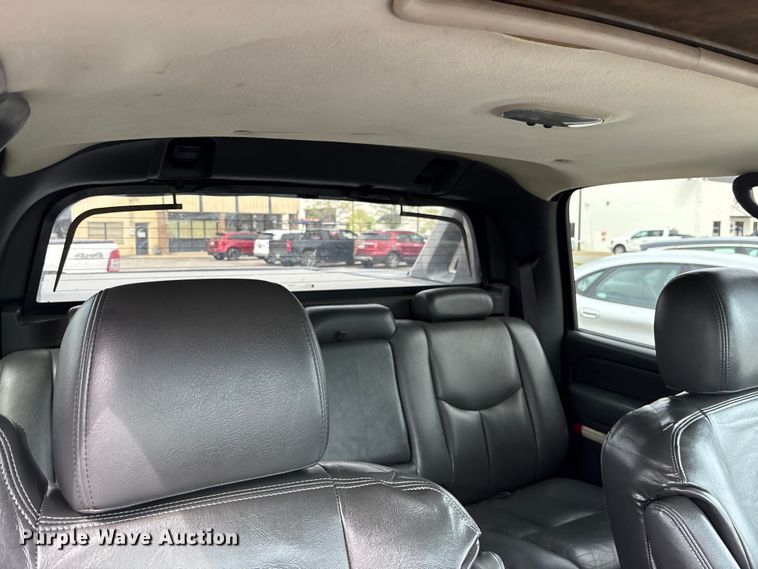 image for item EA4802 2004 Chevrolet Avalanche 