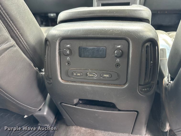 image for item EA4802 2004 Chevrolet Avalanche 