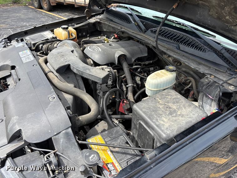 image for item EA4802 2004 Chevrolet Avalanche 