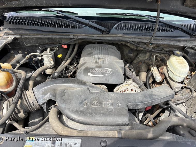 image for item EA4802 2004 Chevrolet Avalanche 