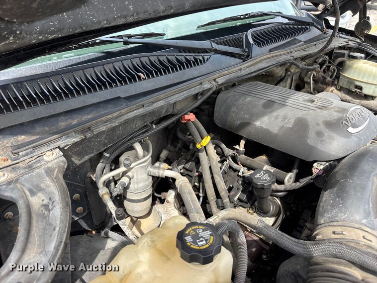 image for item EA4802 2004 Chevrolet Avalanche 