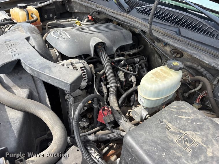 image for item EA4802 2004 Chevrolet Avalanche 