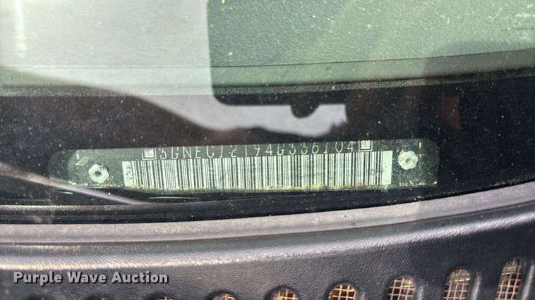 image for item EA4802 2004 Chevrolet Avalanche 