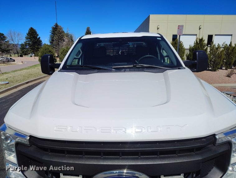 image for item EC8988 2021 Ford F250 Super Duty Ext. Cab pickup truck