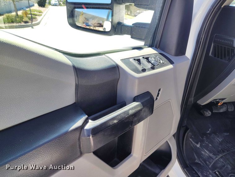 image for item EC8988 2021 Ford F250 Super Duty Ext. Cab pickup truck