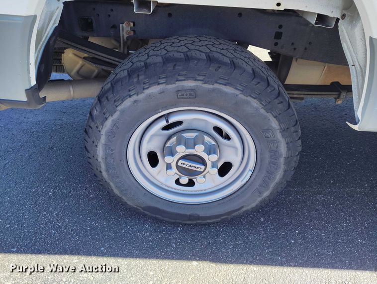 image for item EC8988 2021 Ford F250 Super Duty Ext. Cab pickup truck