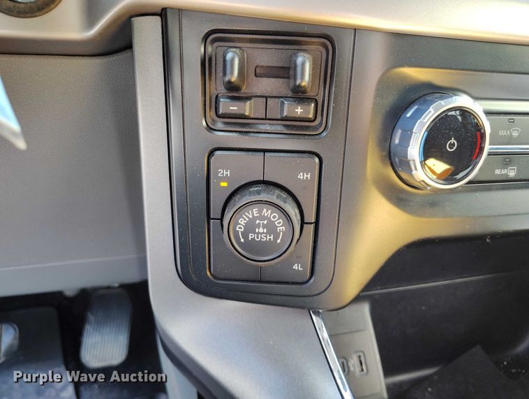 image for item EC8989 2023 Ford F150 Crew Cab pickup truck