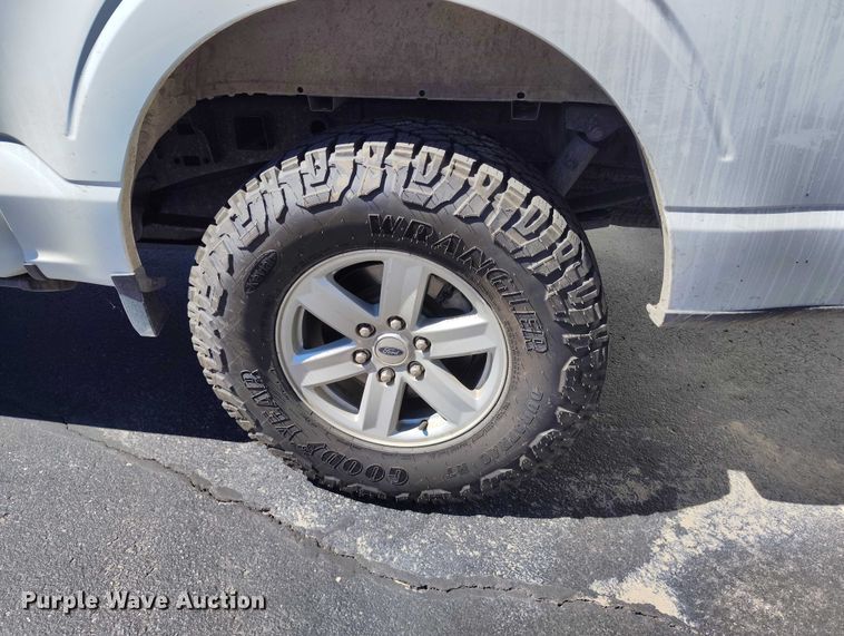 image for item EC8989 2023 Ford F150 Crew Cab pickup truck