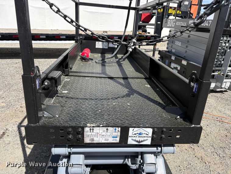 image for item EC8996 2017 Skyjack SJ111 - 3219 scissor lift